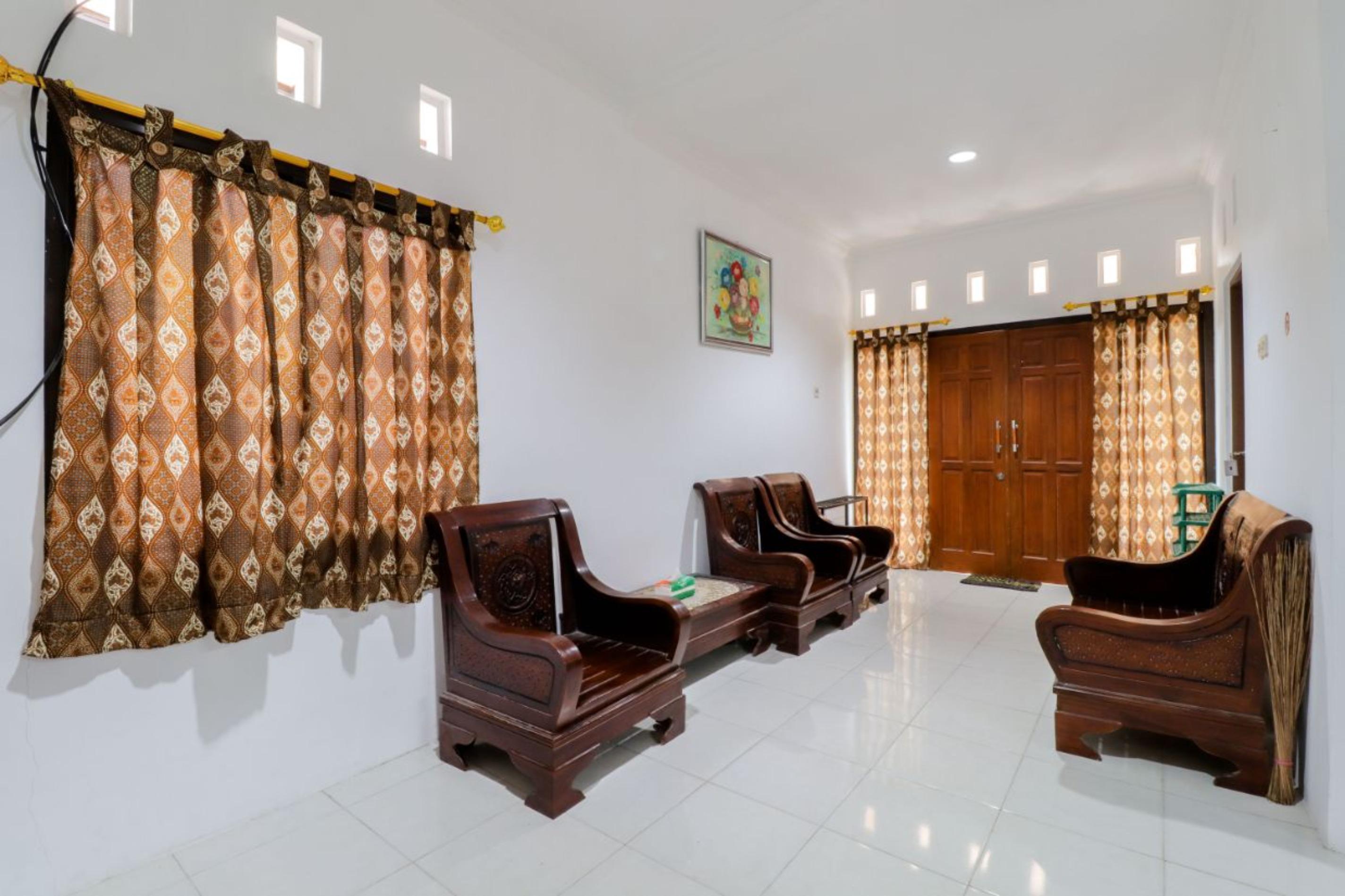 Java Homestay Yogyakarta Exterior photo