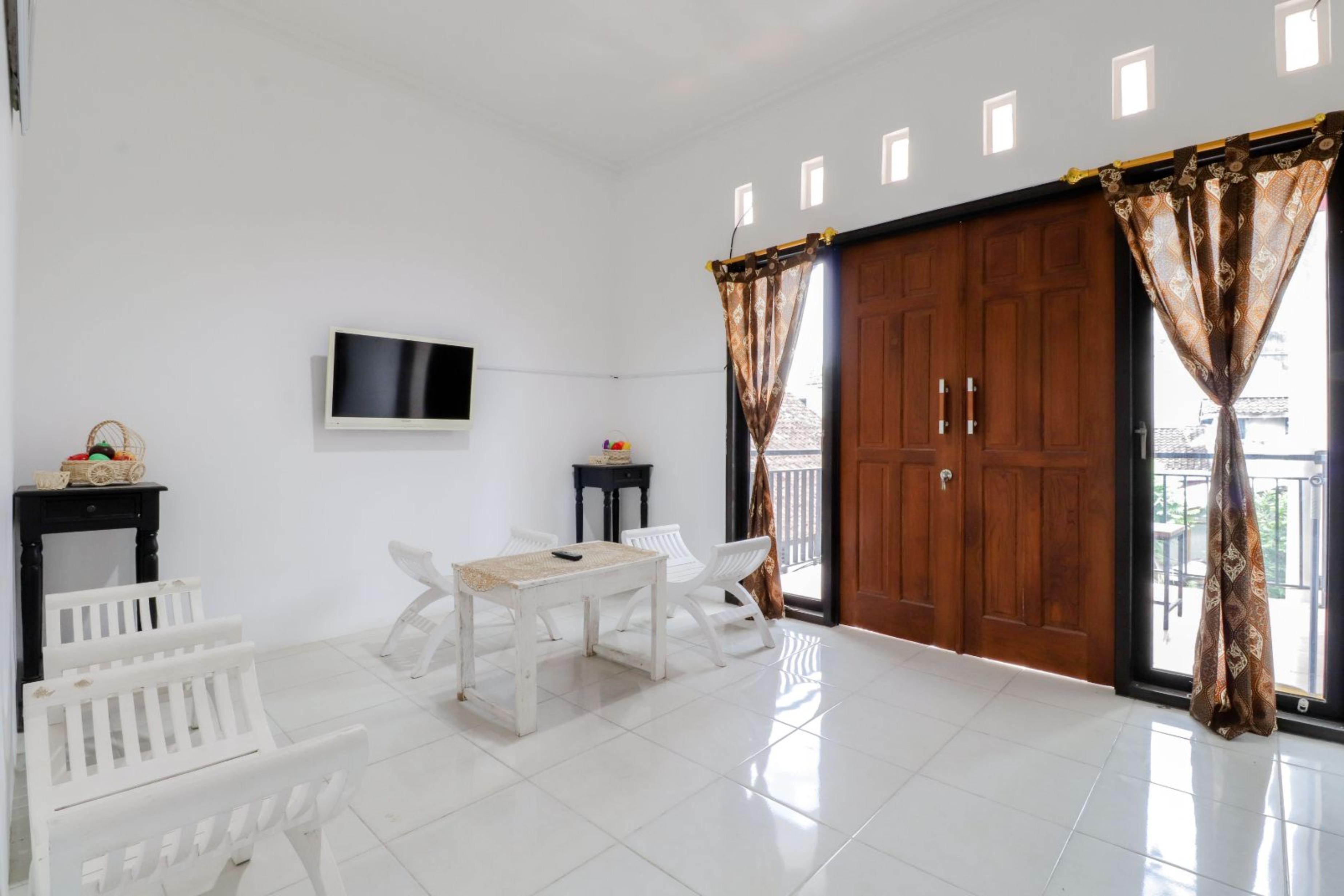 Java Homestay Yogyakarta Exterior photo